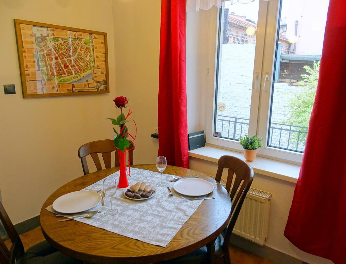 Mur 4 - Apartament Z Patio Stary Toruń エクステリア 写真